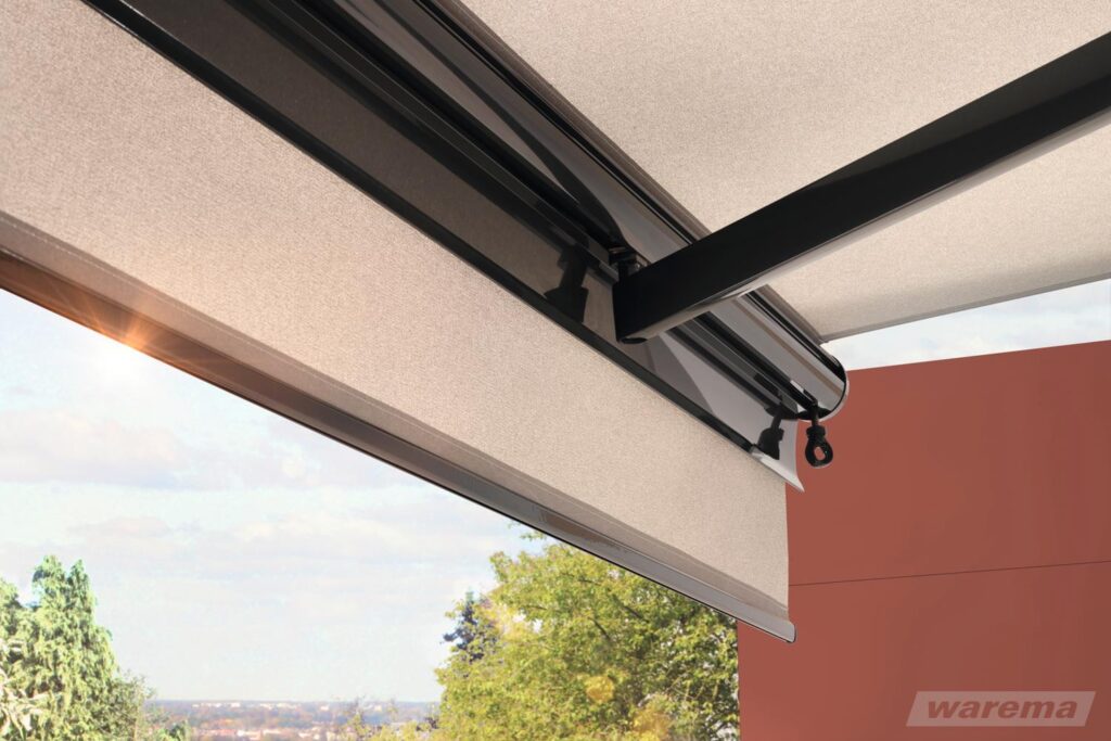 Detail Ecke beige Markise, Blaurock