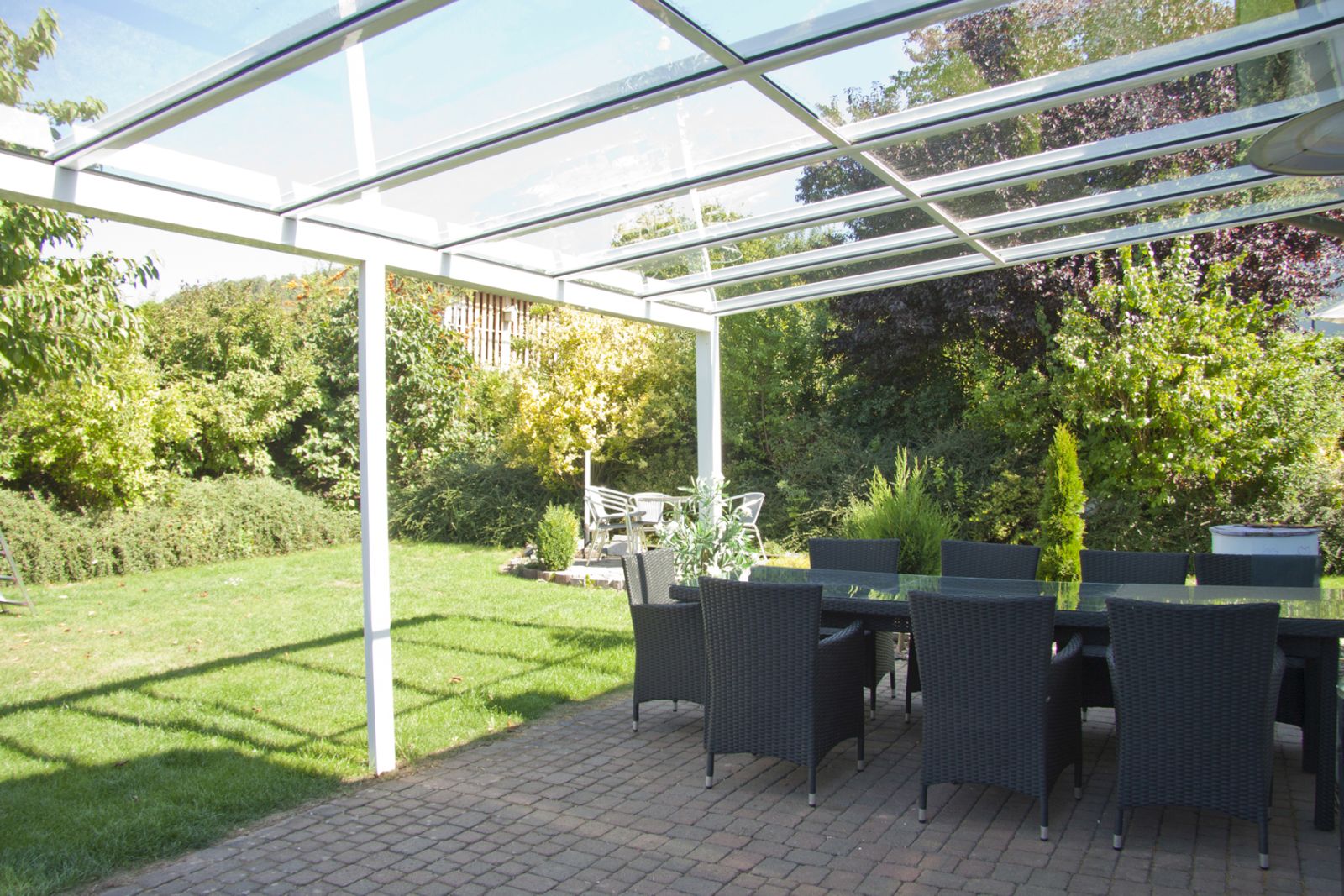 überdachte Terrasse mit Glas